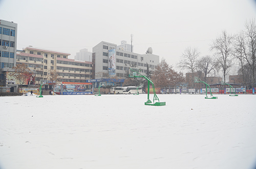陕西新华电脑学校：冬天里的di一场雪