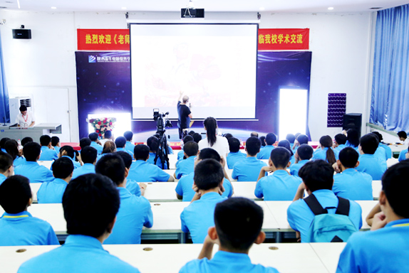 遇达装饰公司总经理到校授课