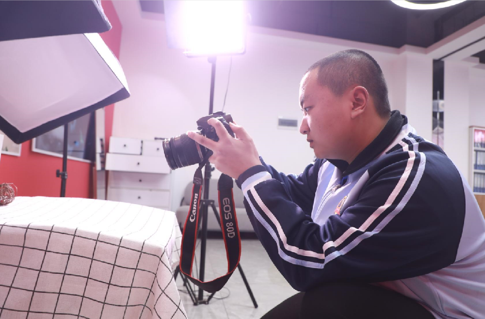 普高转学来新华 追梦在路上