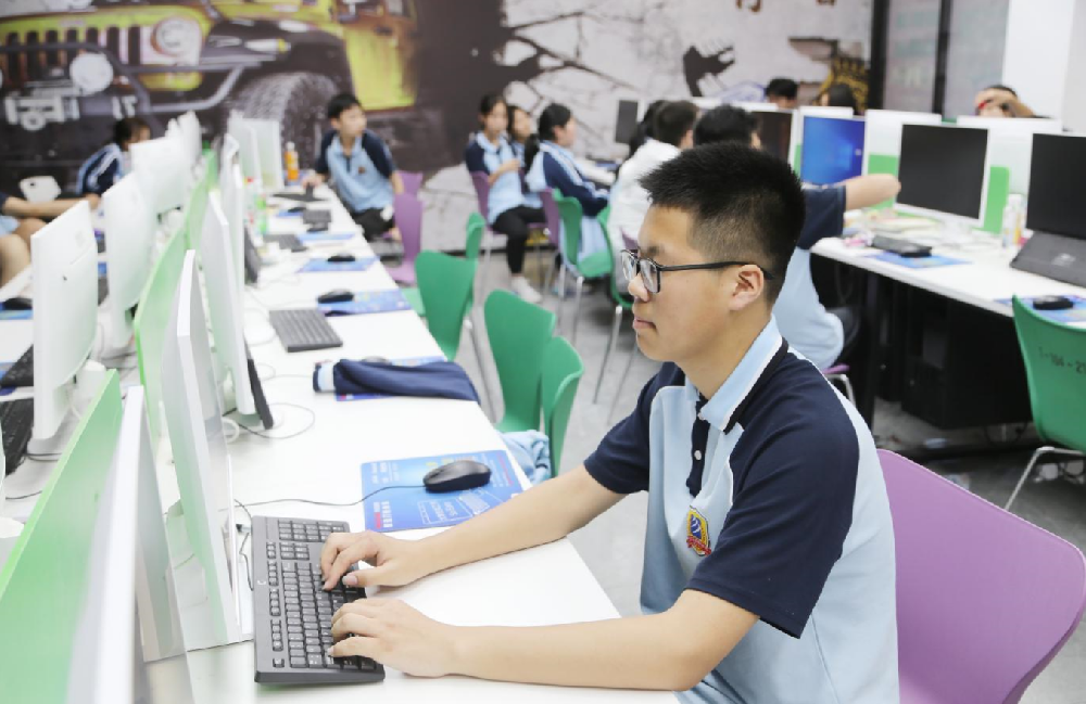 新生故事：千里求学，圆梦陕西新华