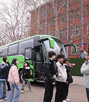 参观学校