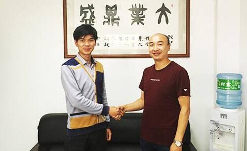 成功学子代胜勇：浓浓母校情 感恩新华路