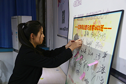 感恩节　看新华学子如何表达感恩之心