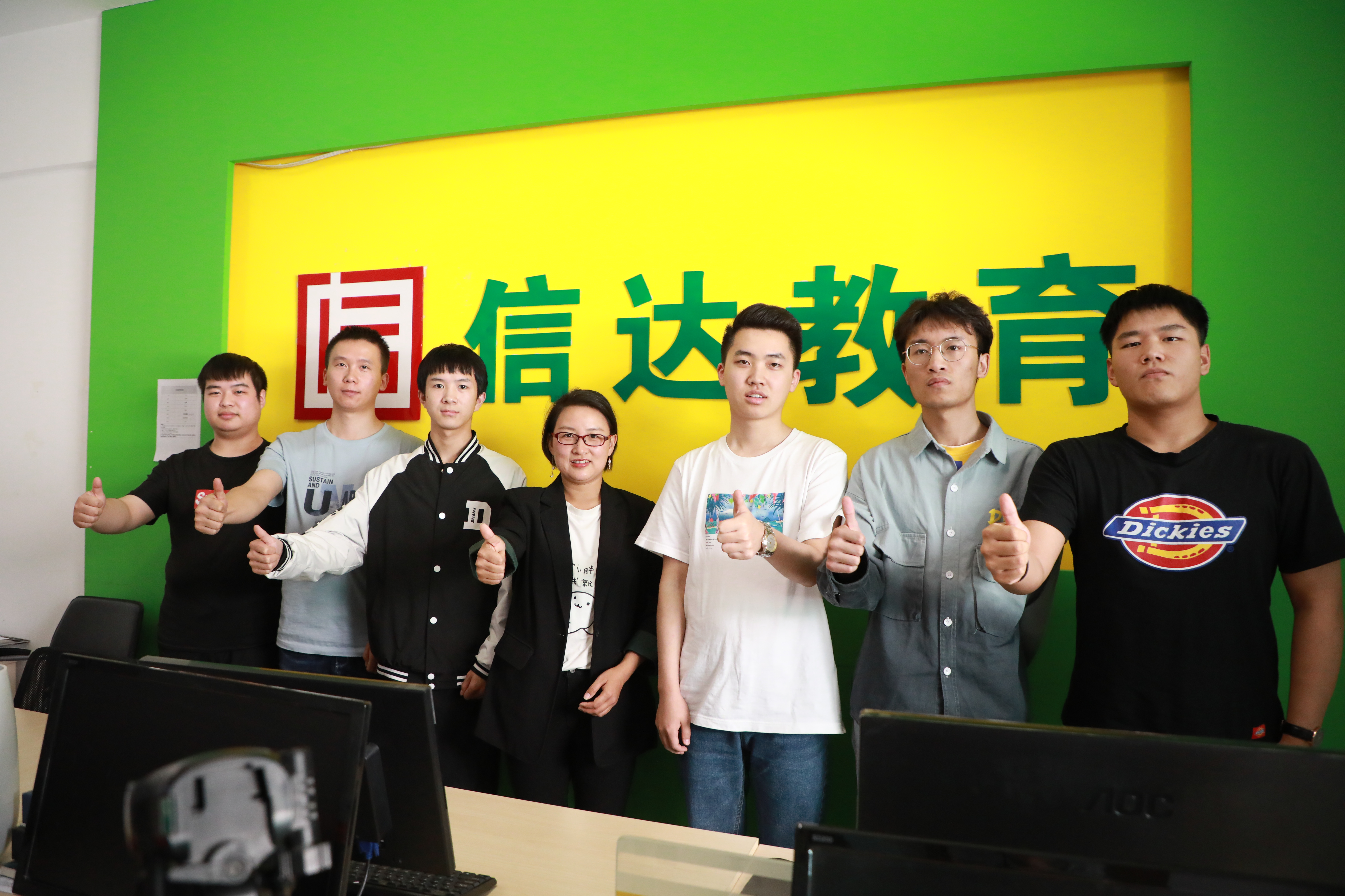 回访学子行，情如一家亲