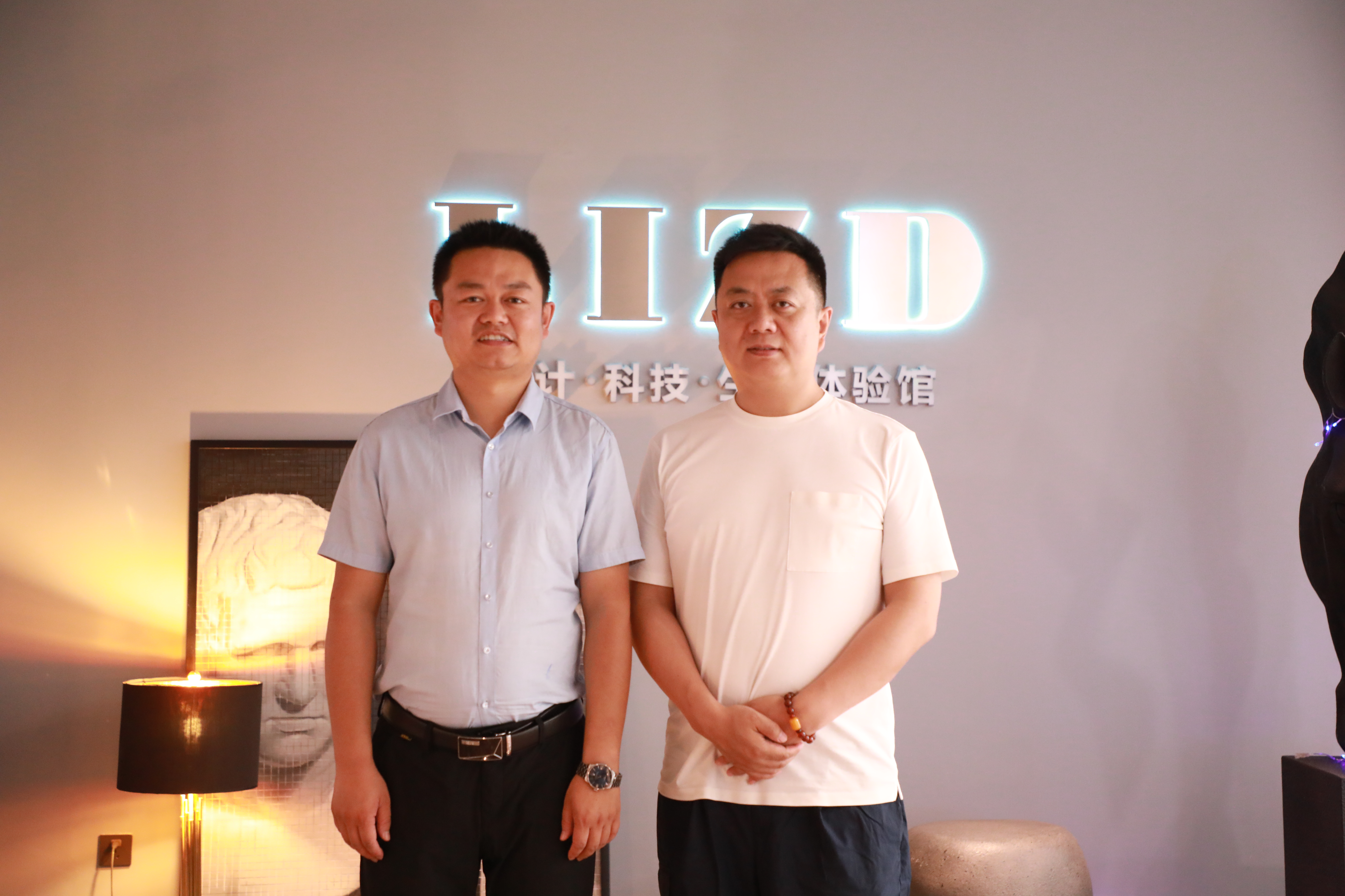 深入企业参观考察  实地了解就业环境