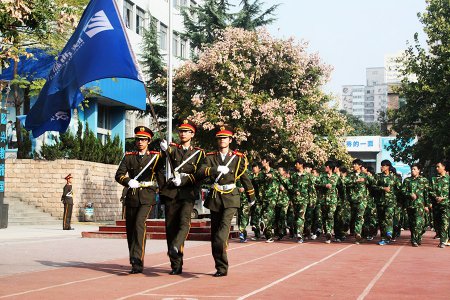 陕西新华电脑学校新生军训精彩图集