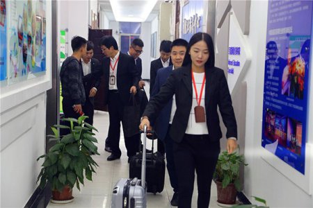 贺陕西新华学子成功赴上海就业