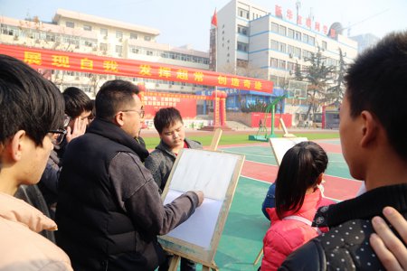 老师来了！新生户外美术课