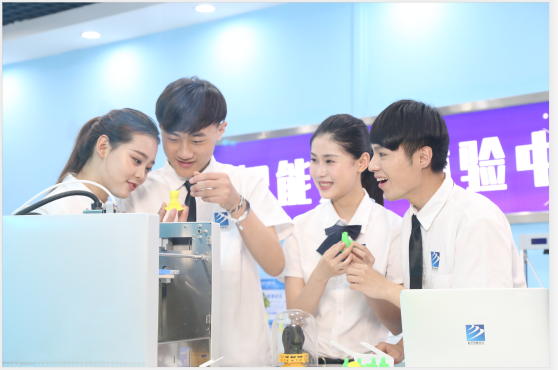 【媒体关注】为什么学互联网新技术,要来新华?