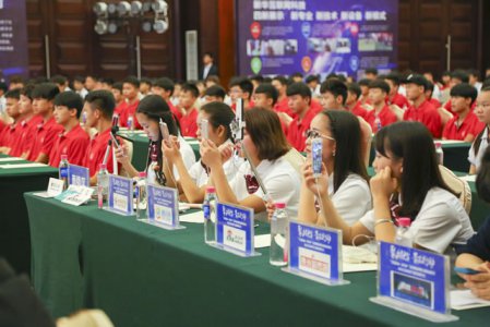 聚力扶贫 贵在行动