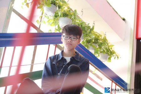 张骏：两次退学只为转学来新华，相信自己的选择