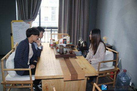 暖心！创就业指导老师赴义乌回访就业学子