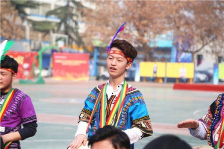 欢乐趁年华 莫负好时光--新生拓展训练受新生热捧