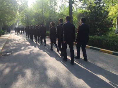 缅怀革命先烈，继承光荣传统--陕西新华清明节爱国主义教育活动
