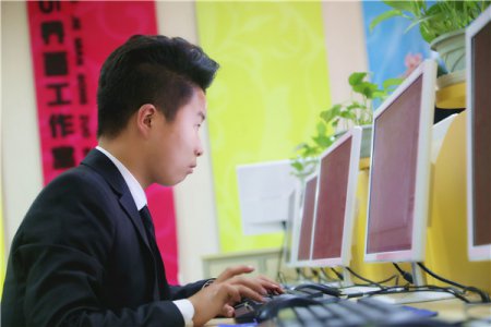 刘星言：我在新华的一天