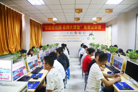 陕西新华“总监进校园，名师大课堂”开课啦（一）