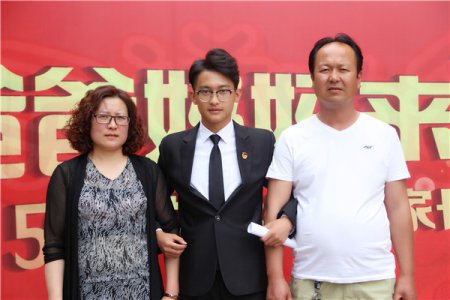 欢迎爸爸妈妈来看我！5G软件开发新生班级家长会温馨举办