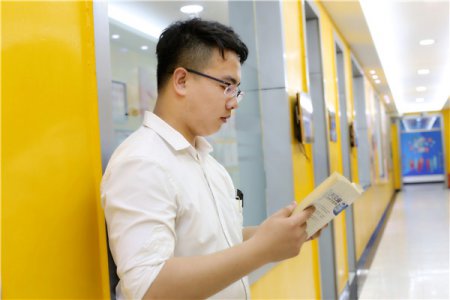刘忠旭投稿:我在新华的一天