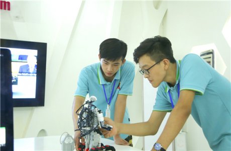 【新生】张康：未来是拼技能的时代 工作两年后返校学技术