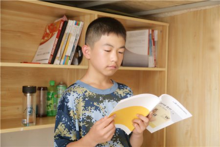 【新生】杜海龙：为了发展家乡电商 来新华学技能