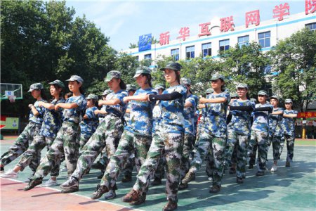 军训剪影|家长：军训让孩子成长蜕变