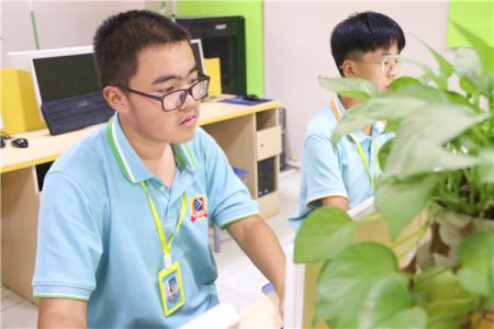 【新生】杨斌：从河南到陕西新华追梦，想成为一名原画师