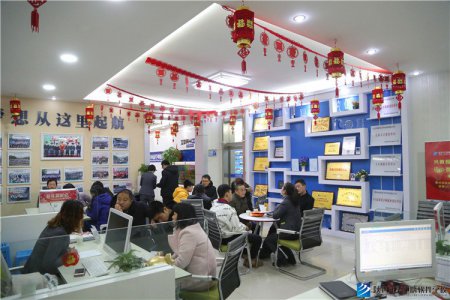 我们都是追梦人  新年抢报名企订单班现场火爆