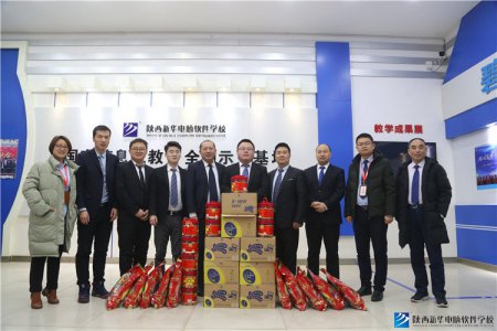 心系新生 温暖送关怀|校领导走进宿舍  关怀慰问2019级新生
