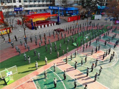 陕西新华2019年春季新生军训暨素质拓展训练营