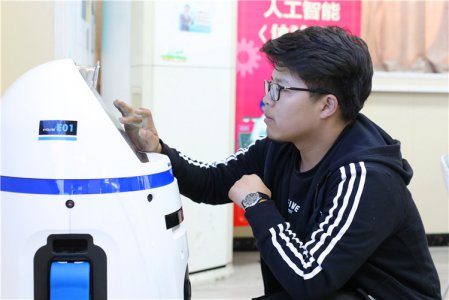 【新生故事】有技术才会有出路，有梦想未来更美好