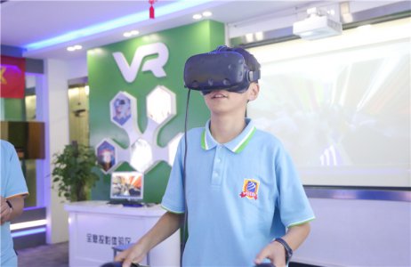【新生故事】梦想制作一部喜剧动画片，毕业后去动漫公司上班