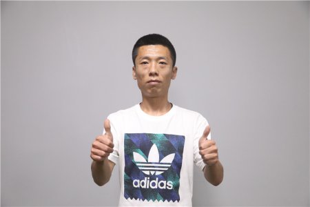 王剑辉：在新华闯出另一片天 毕业十年把家乡苹果销往世界各地