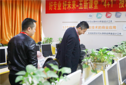 陕西省成人高等学校艺术类加试开考,新华学子各显身手