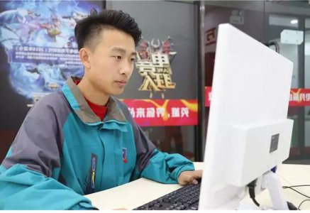 青春蜕变！从叛逆少年到全国互联网职业技能大赛获奖者