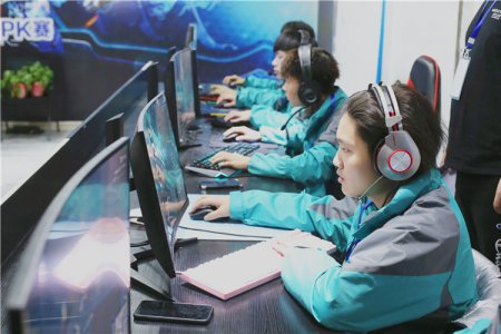 共竞未来|陕西新华Efuture电竞青训营开营 成就电竞“新星”