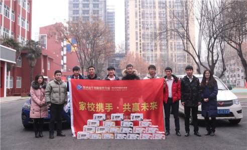爱在家访路上传递  责任陪伴学生成长