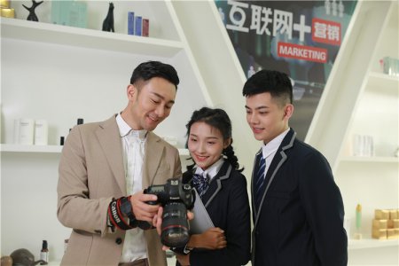 学电子商务与智能物流专业，为什么要来新华？