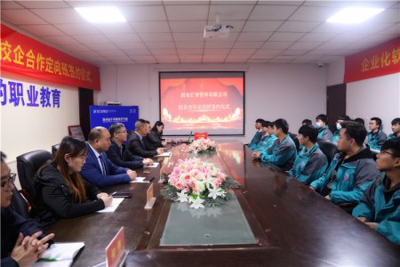 职教周|校企项目化实训合作，两名学生进入汇智信科参与项目实战
