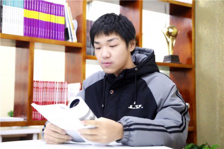 转学来新华 年前抢先预报定制班 免费学习1个月专业知识