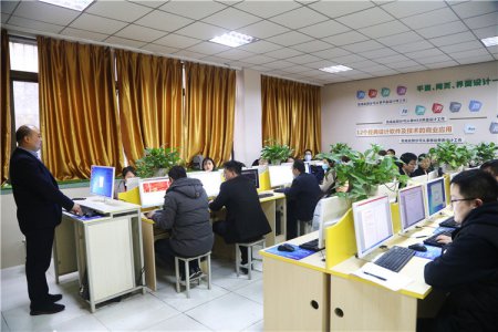 围观！你的老师也考试啦