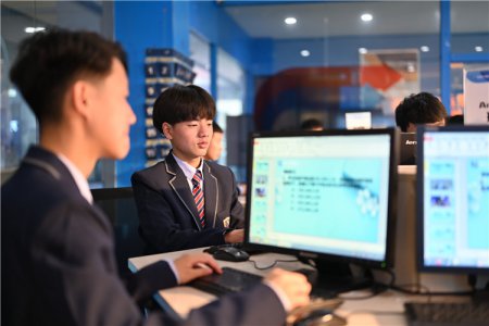 不想读初中了想学互联网技术，学什么专业好？