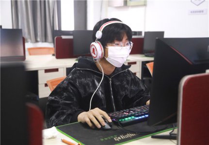努力遇见那个更好的自己  梦想成为KPL职业选手