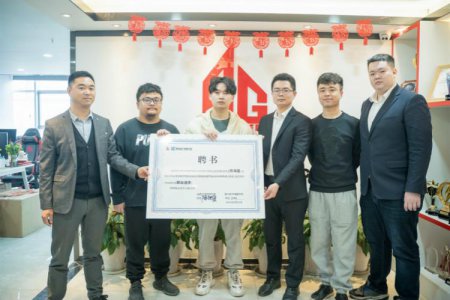 实力见证！又一新华电脑教育学子签约AG俱乐部！