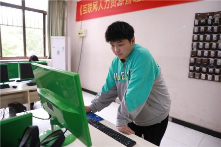 文创3D结课答辩开始啦  同学们酷飒自信
