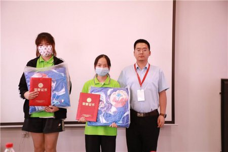 老朋友新同学相约来新华  选对学校才有出路