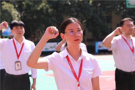 教师职业礼遇！迎接教师节，陕西新华的庆祝方式很特别