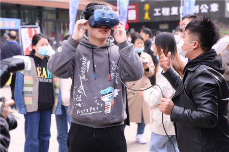 莲湖区第三届就业创业服务节启动，陕西新华电脑学校受邀参加