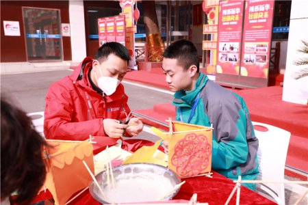 开学第一课|传承经典民俗 巧手DIY元宵花灯